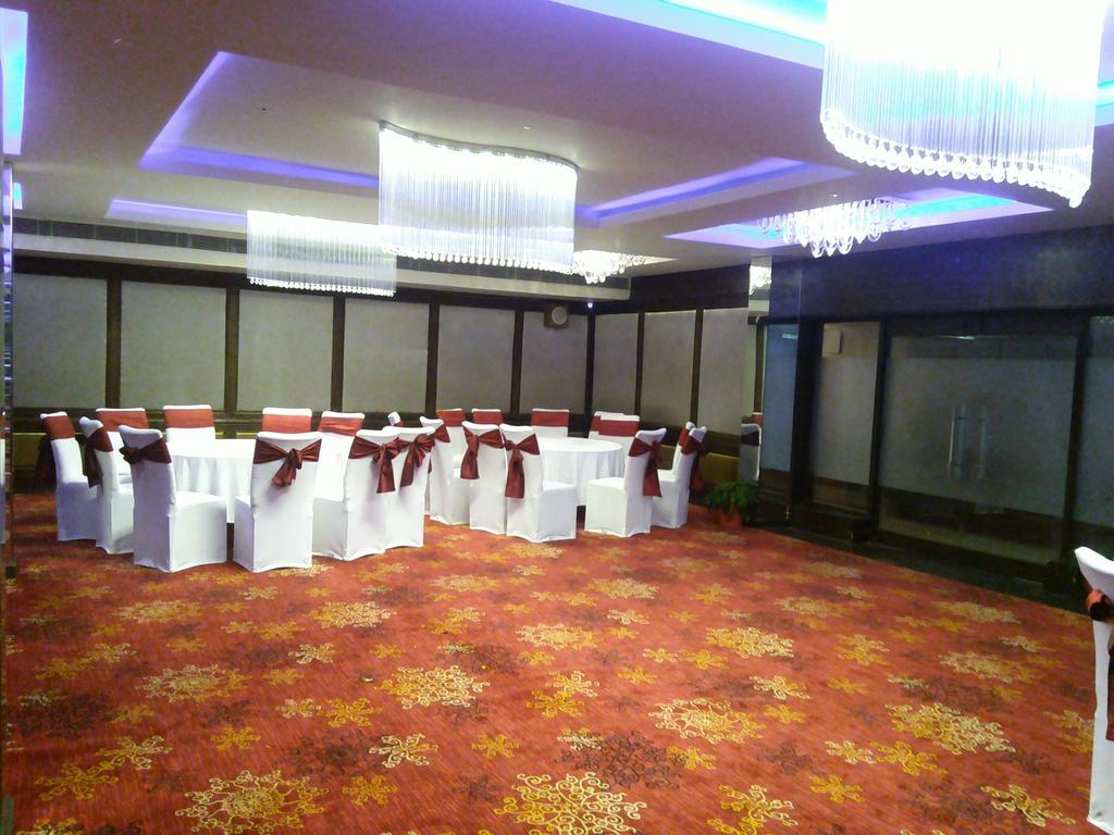 Hotel Saurabh Candy By Peppermint Haldwāni Eksteriør bilde