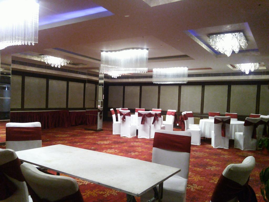 Hotel Saurabh Candy By Peppermint Haldwāni Eksteriør bilde