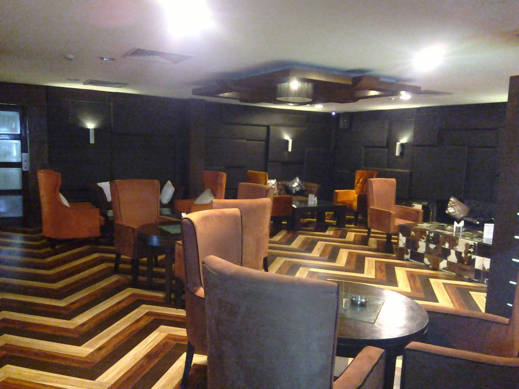 Hotel Saurabh Candy By Peppermint Haldwāni Eksteriør bilde